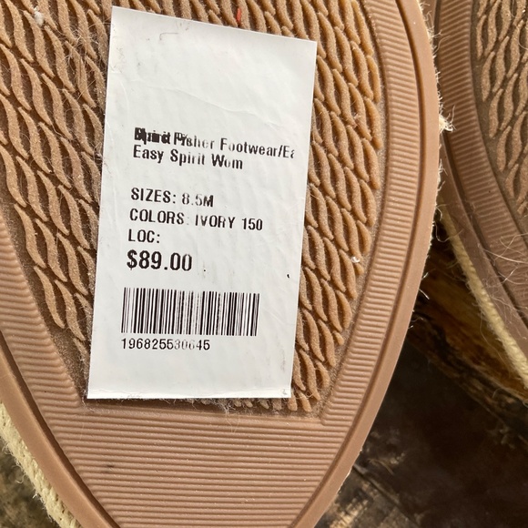 New Easy Spirit beige shoes,8 1/2. - Picture 9 of 11